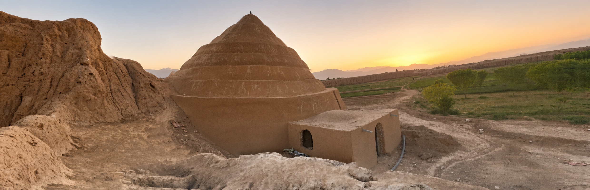 Panorama yakhchāl